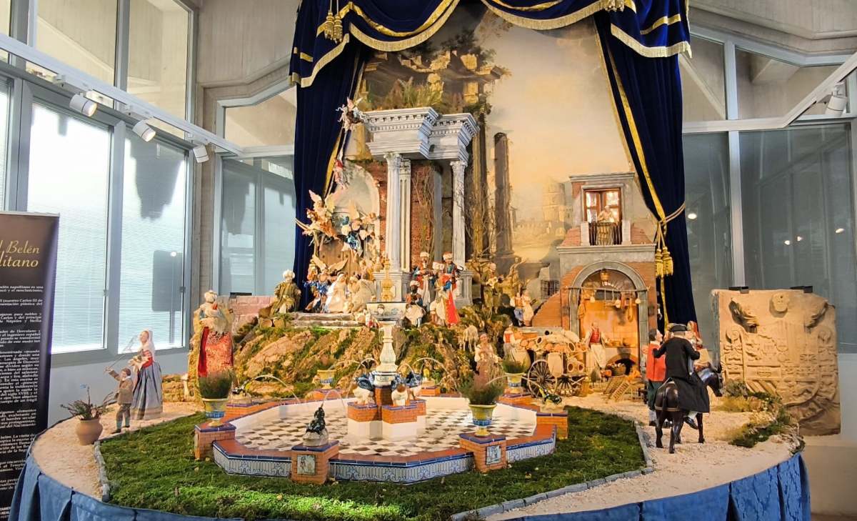 Belén napolitano instalado en los bajos del Ayuntamiento de Ciudad Real