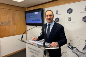 El concejal de Hacienda, Guillermo Arroyo, durante la presentación de las cuentas municipales para 2026