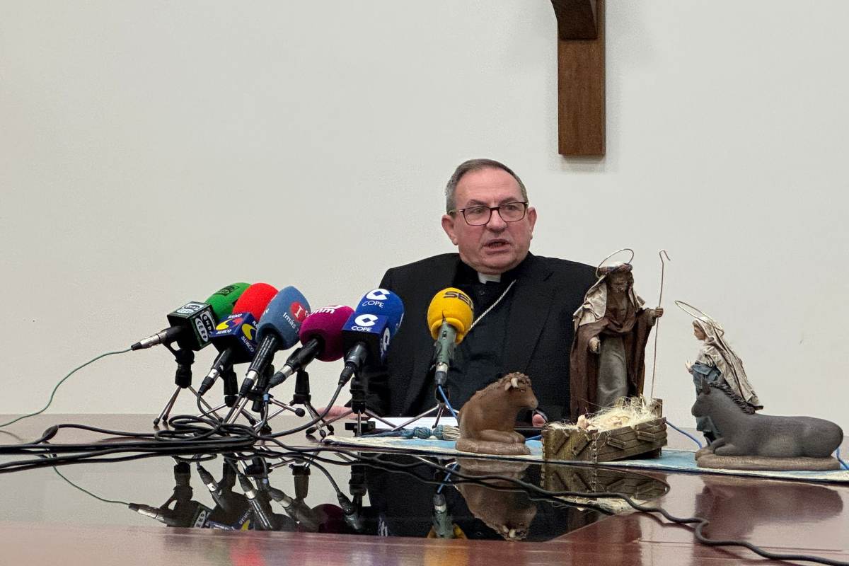 Imagen del obispo de Ciudad Real, Abilio Martínez Varea, durante el encuentro navideño con los medios de comunicación