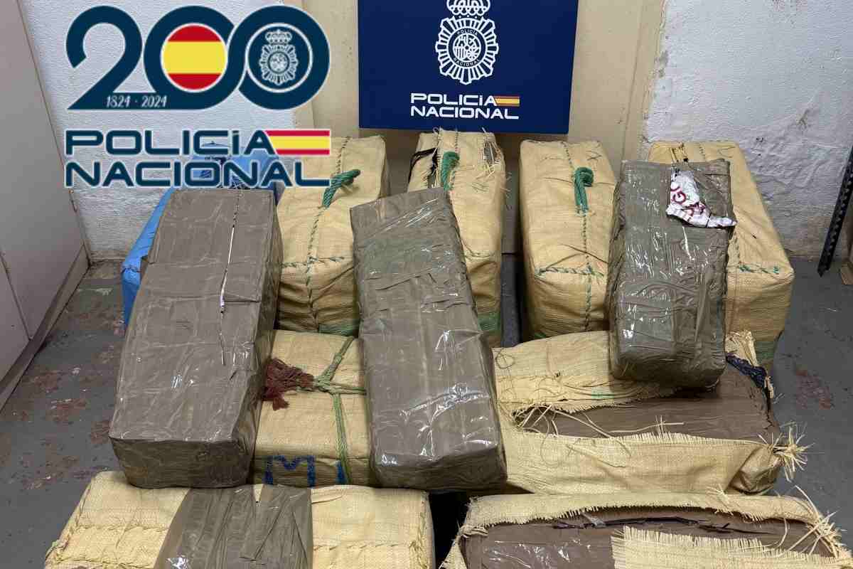 Fardos incautados por la Policía Nacional en Valdepeñas