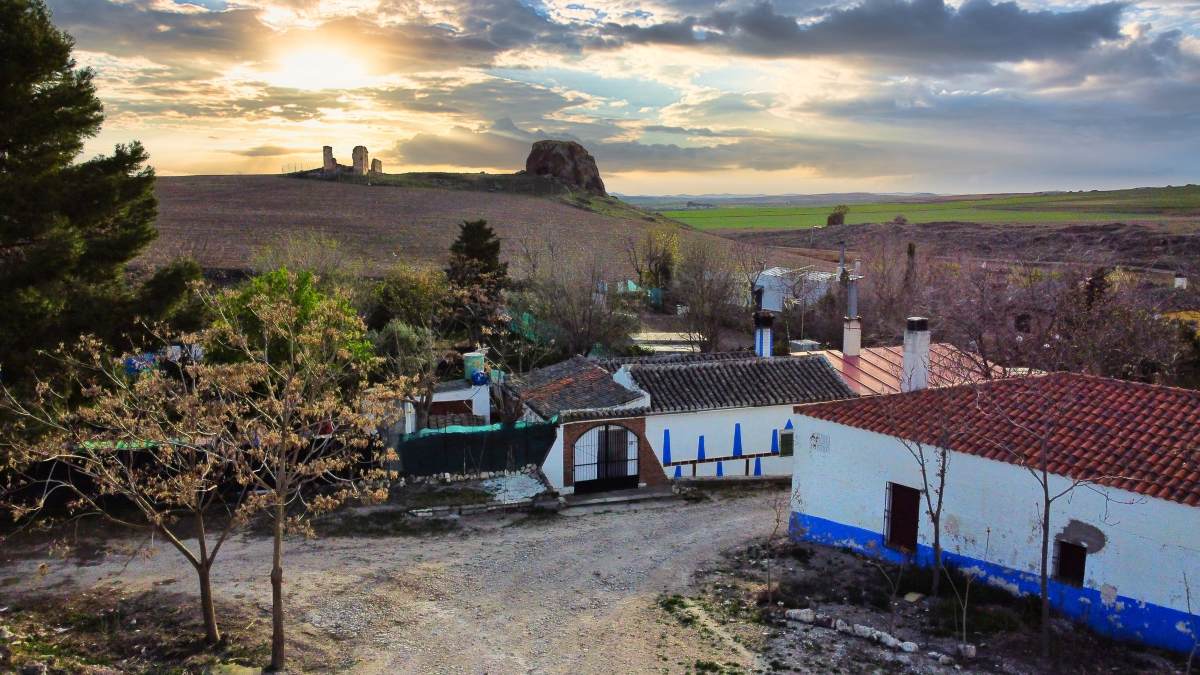 Interior de la aldea de Ciruela