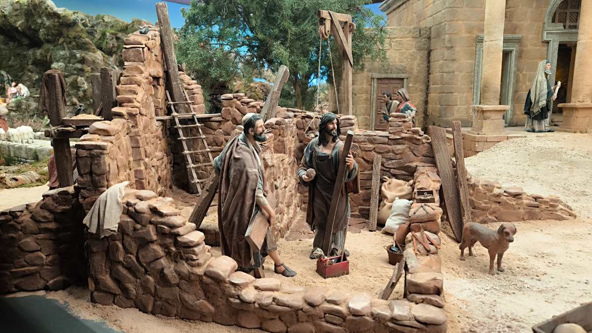 La figura de San José en el belén del Antiguo Casino de Ciudad Real