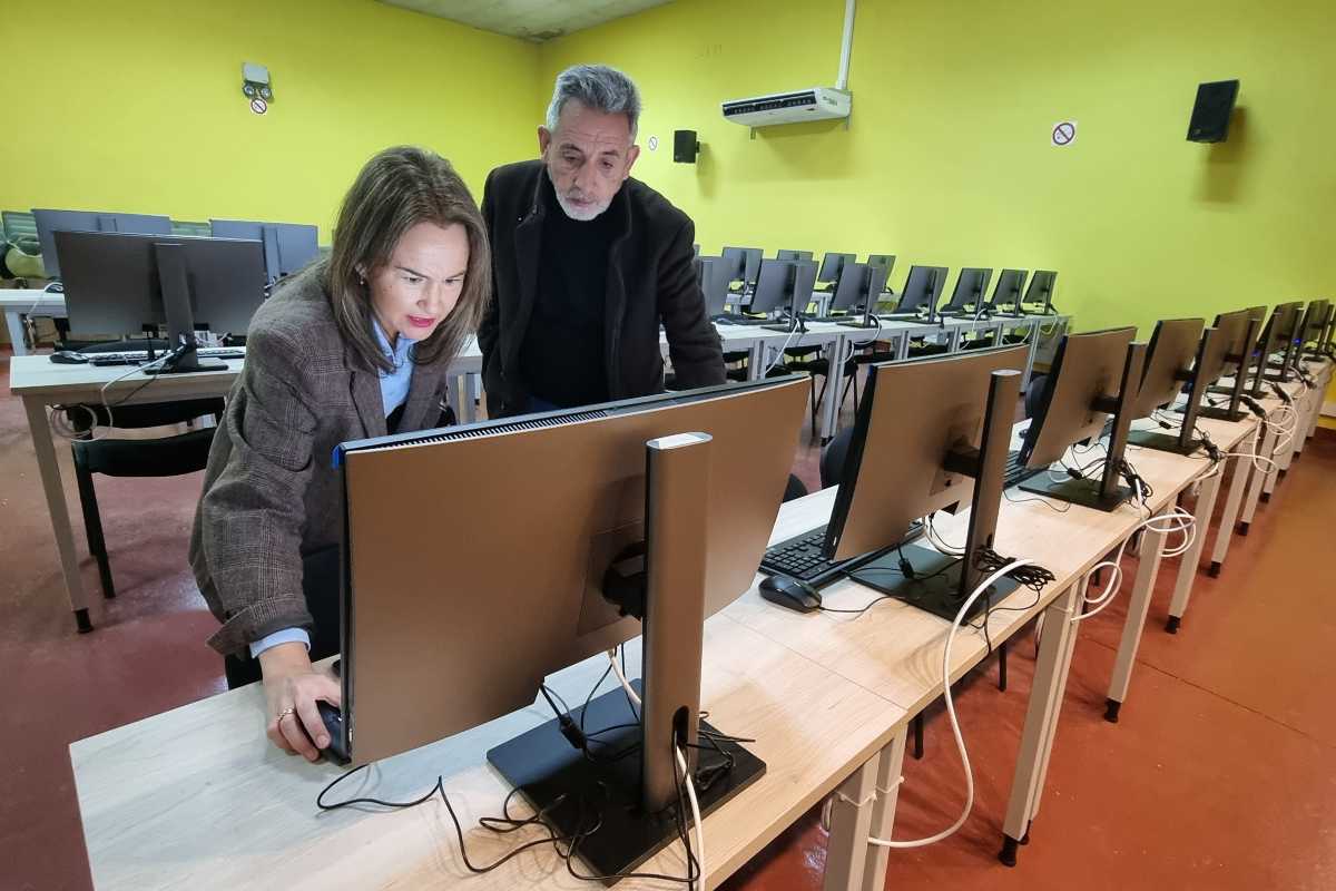 Nueva aula digital de Valdepeñas para realizar los exámenes de la DGT