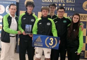 Los jugadores de Nuestro Ajedrez en Europa que lograron la medalla de bronce.