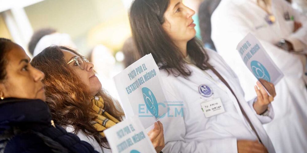 Imagen de archivo de una concentración de médicos en Toledo. Foto: Rebeca Arango.