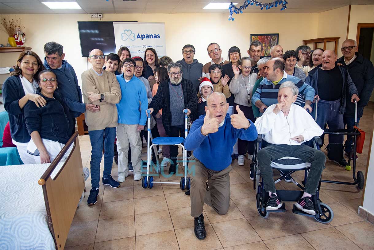 Usuarios y profesionales de Apanas. Foto: Rebeca Arango.