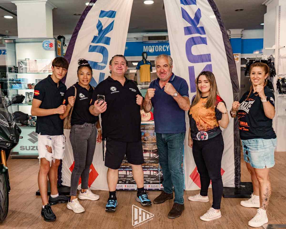 Cynthia Mordillo con su familia. Foto: AEMMA