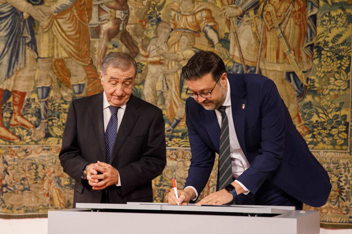 El consejero de Educación, Amador Pastor, y el fiscal superior de Castilla-La Mancha, Emilio Manuel Fernández