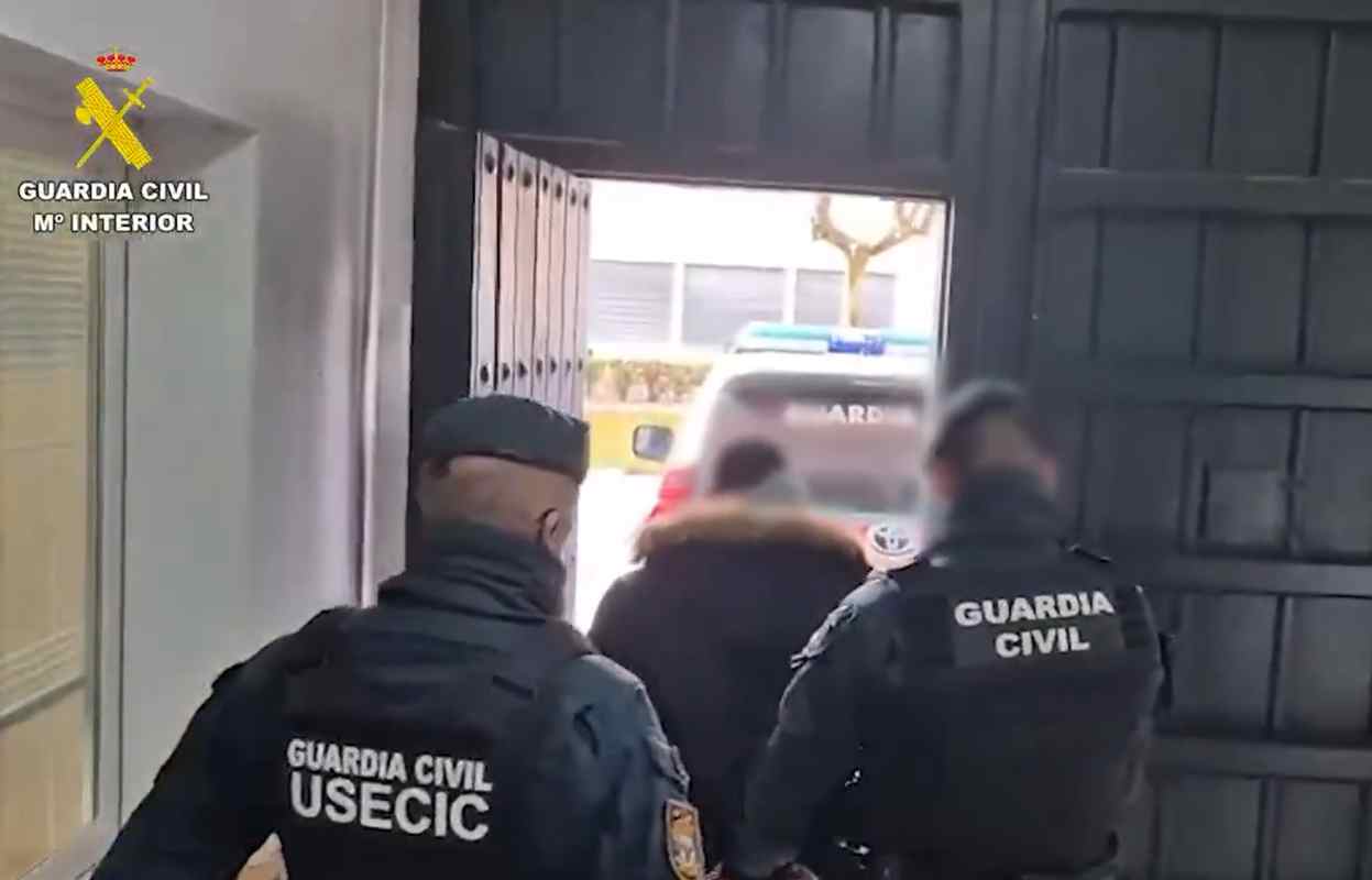 Imagen de la detención de un hombre por la muerte de otro en Cebolla.