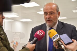 El vicepresidente primero del Gobierno regional, José Luis Martínez Guijarro