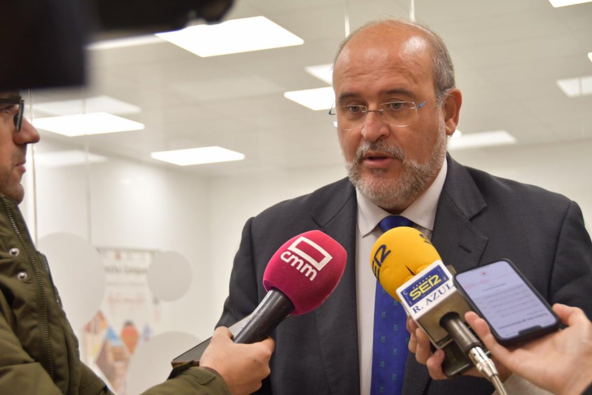 El vicepresidente primero del Gobierno regional, José Luis Martínez Guijarro