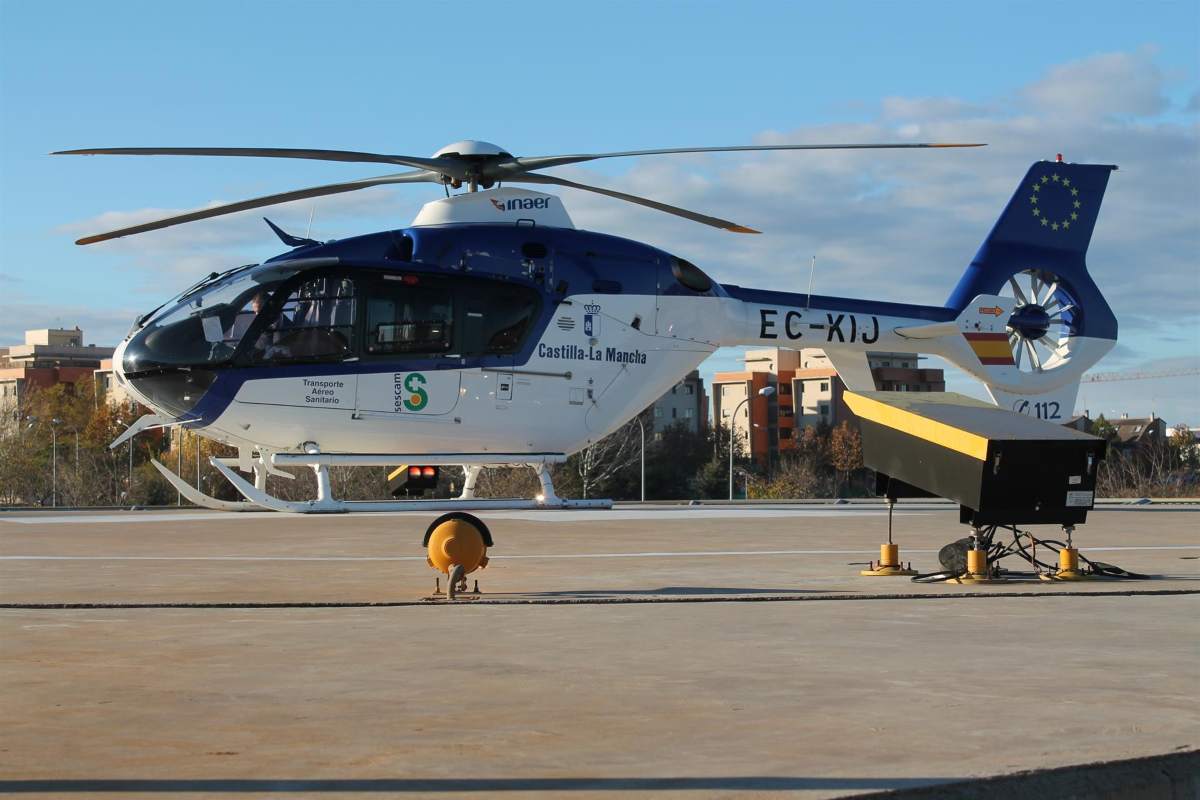 Helicóptero sanitario del Sescam.