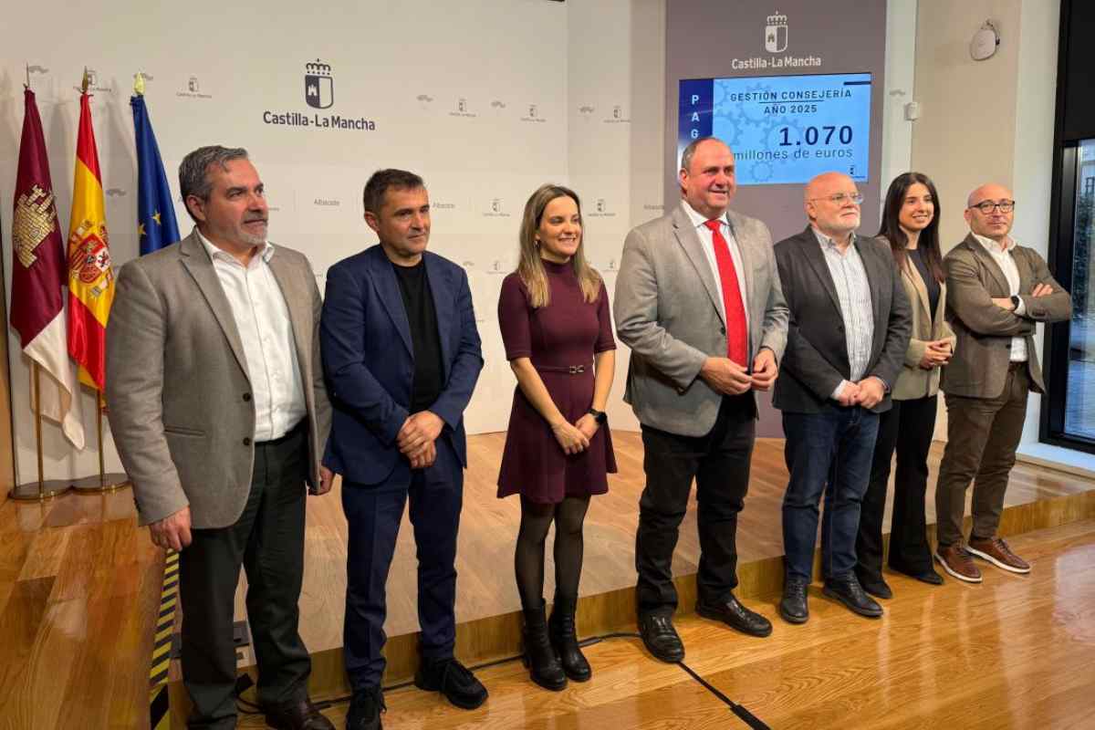 El consejero de Agricultura, Ganadería y Desarrollo Rural, Julián Martínez Lizán.