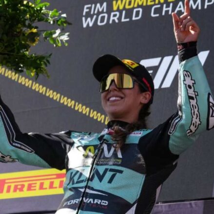 La piloto de Oropesa María Herrera se proclamaba campeona mundial de motociclismo.