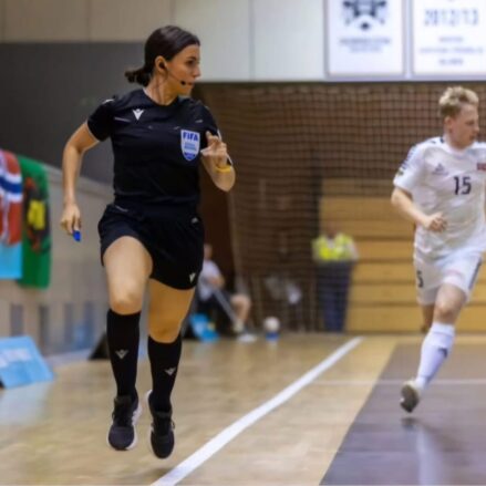 La árbitra toledana Noelia Gutiérrez fue la primera colegiada española en un Mundial, llegando a arbitrar la final.