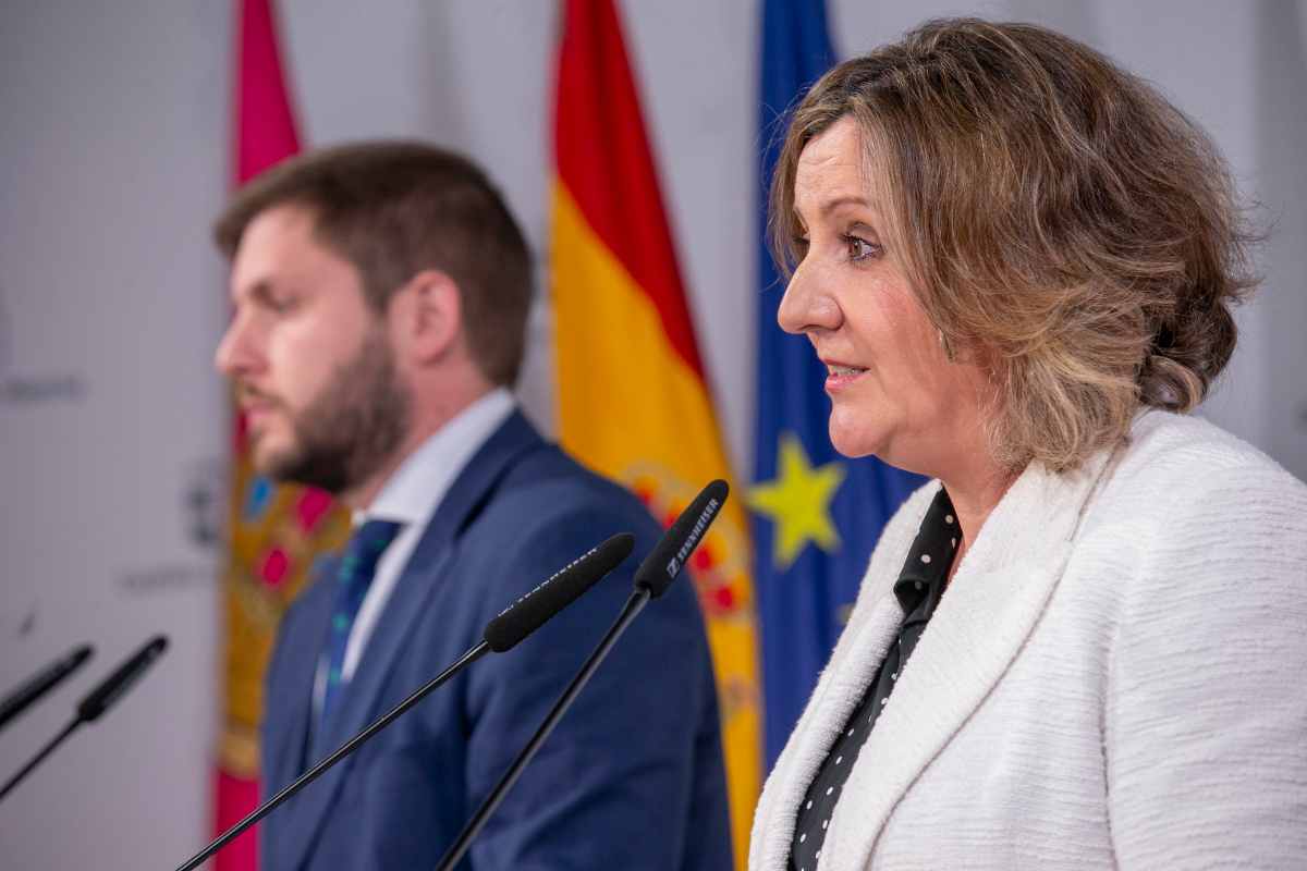 La consejera de Economía, Empresas y Empleo, Patricia Franco, y el consejero de Fomento, Nacho Hernando.