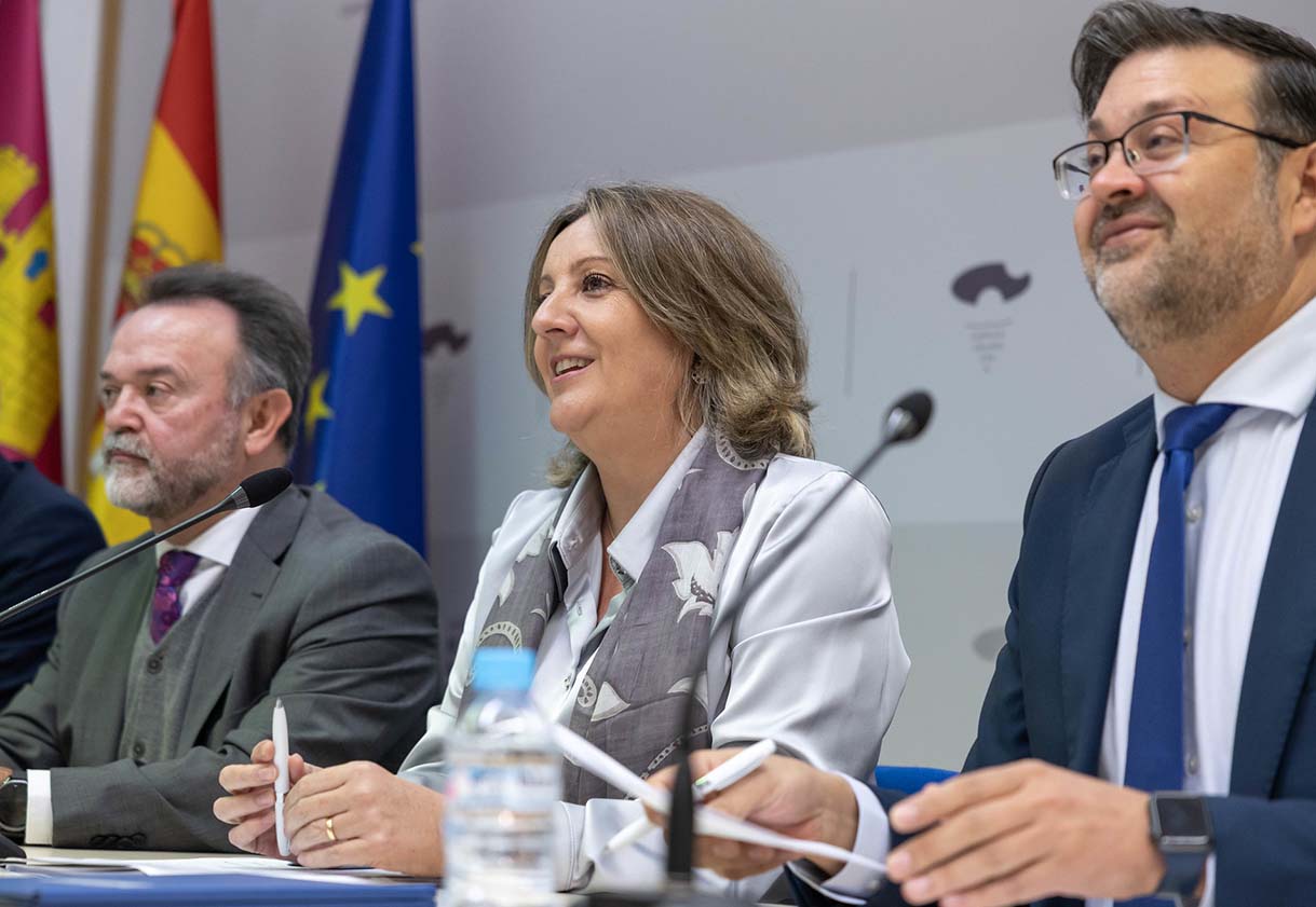 La consejera de Economía, Empresas y Empleo, Patricia Franco, y el consejero de Educación, Cultura y Deportes, Amador Pastor.