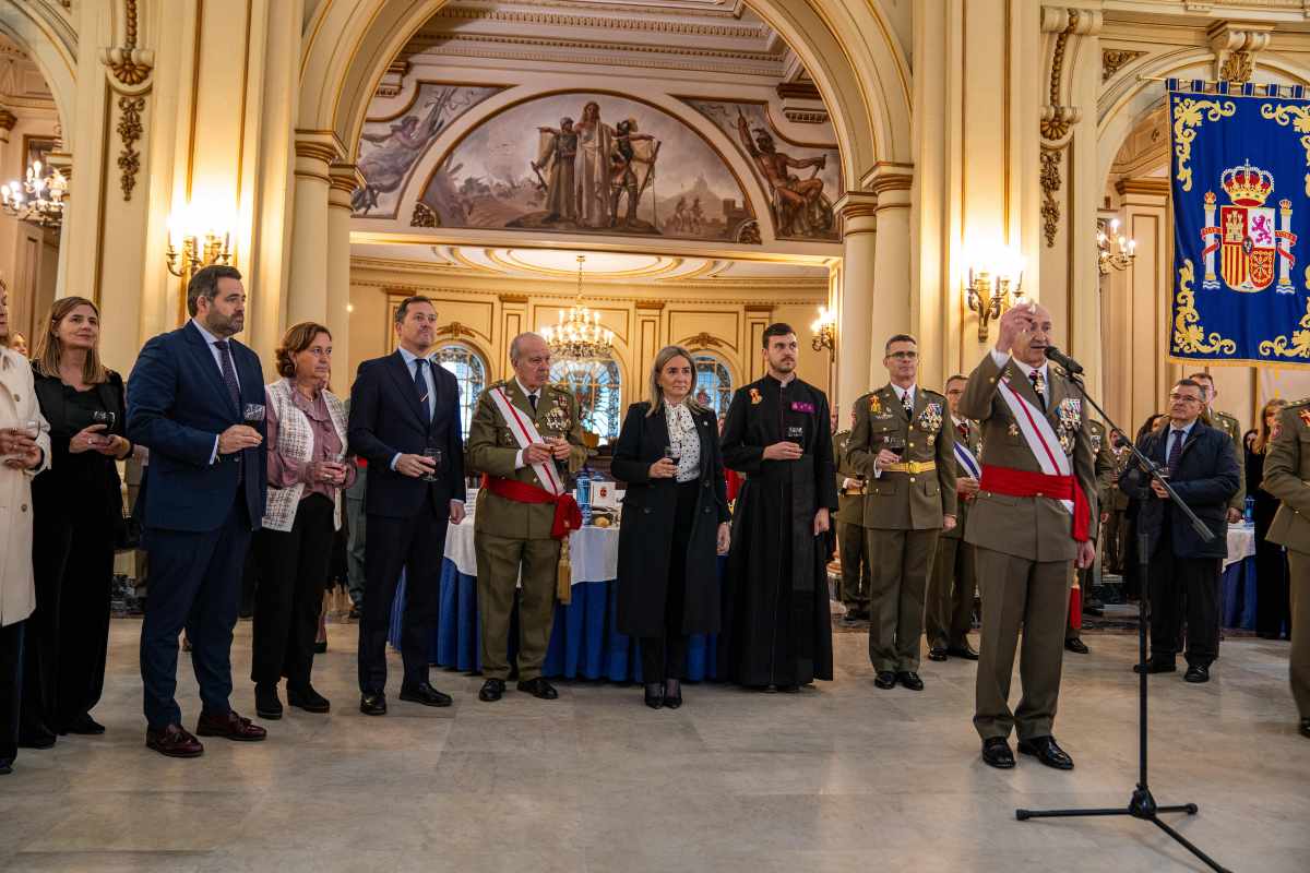 Autoridades presentes en el acto institucional por el día de la patrona de la Academia de Infantería.