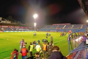 El Pedro Escartín vacío a media hora de la hora inicial.