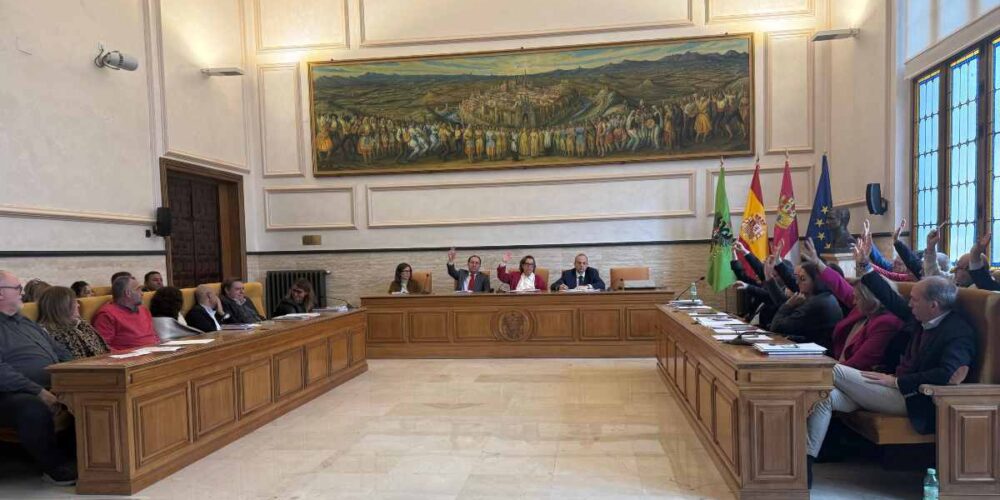 Pleno en la Diputación de Toledo.