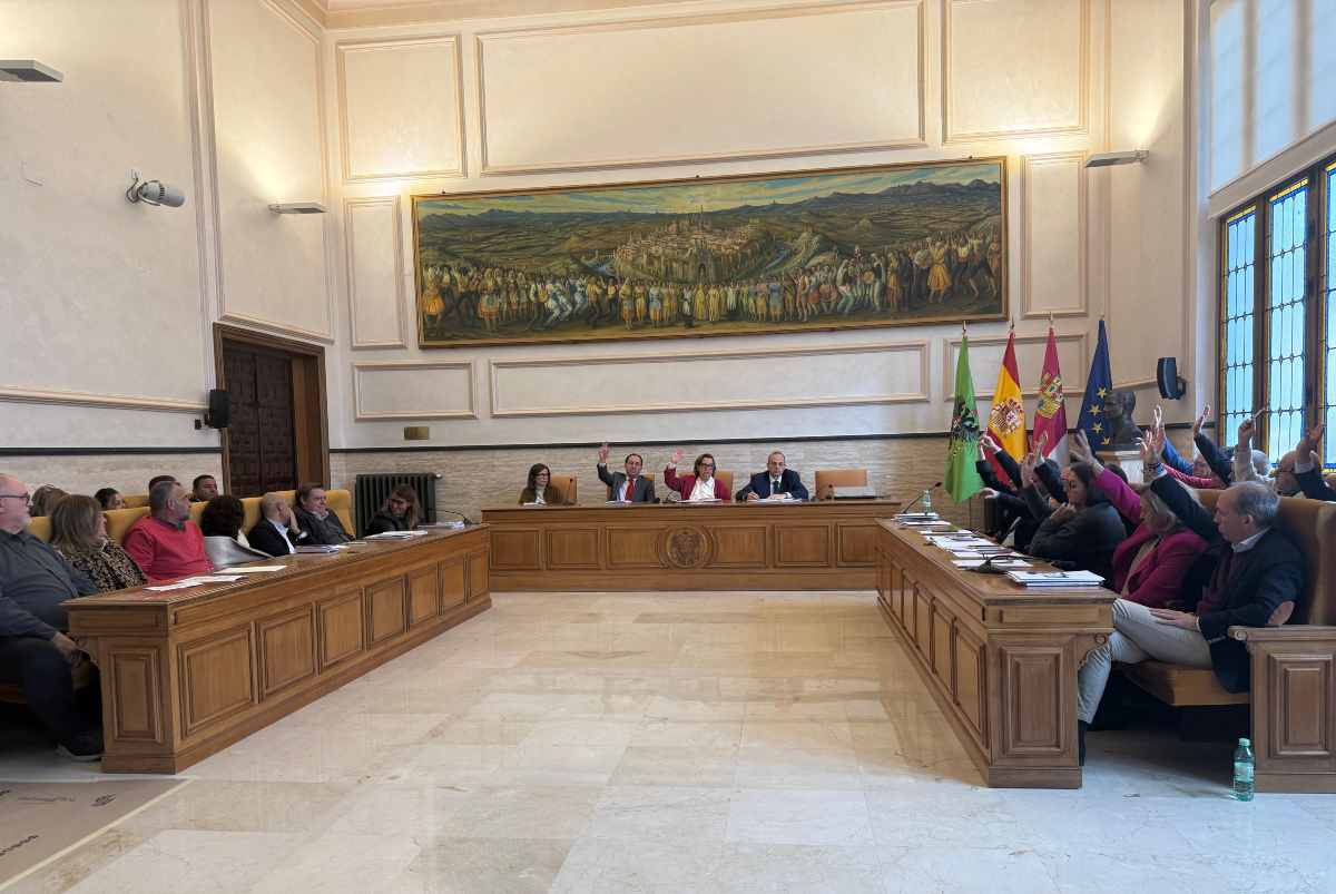 Pleno en la Diputación de Toledo.