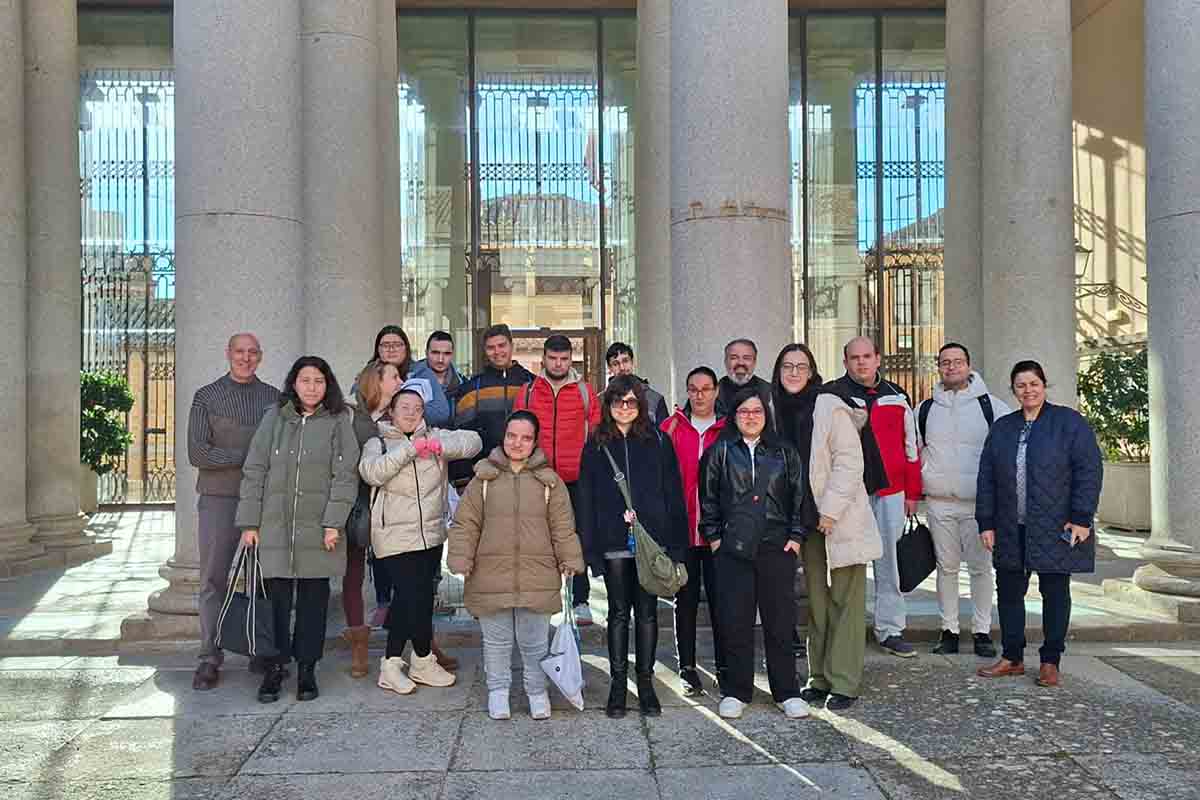 Foto de familia del programa de formación profesional inclusiva