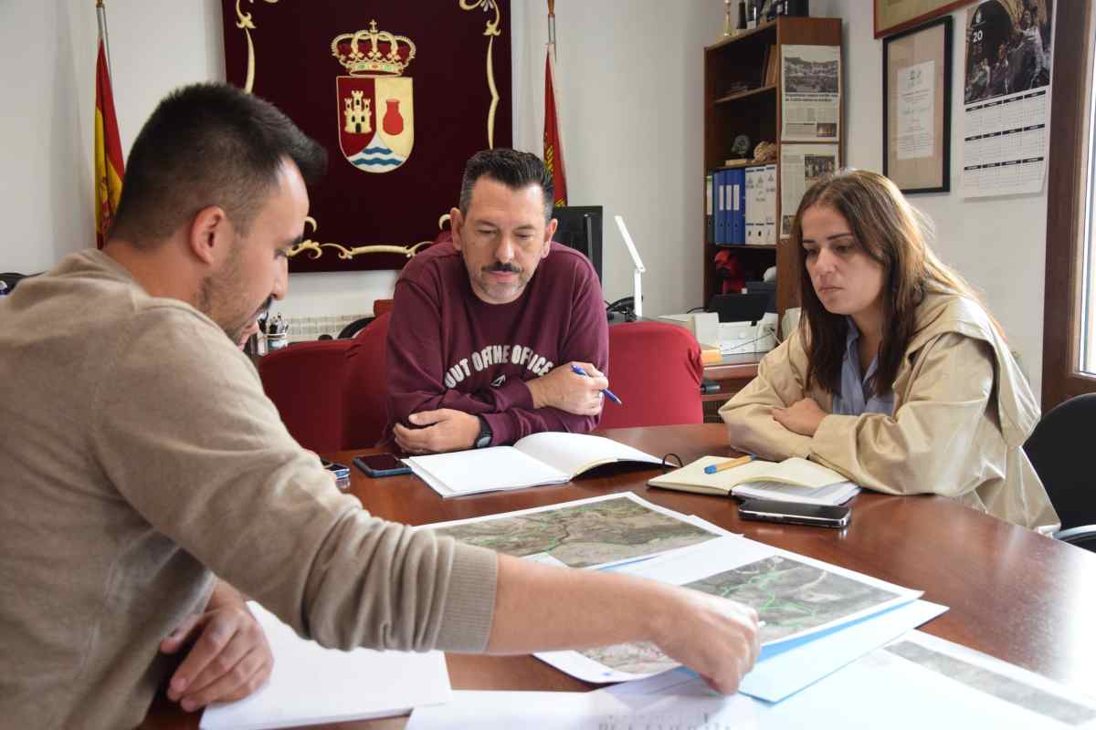 La Diputación de Cuenca impulsa la instalación de seis puntos de recarga de vehículos eléctricos en el Valle del Cabriel.
