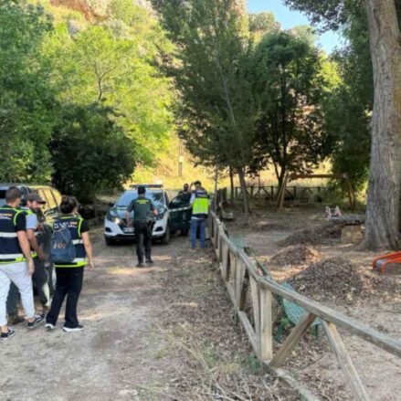 La policía detuvo a la pareja de Ramy Virginia Taccarelli, la mujer de 41 años desaparecida cuyo cadáver fue hallado en una cueva de Ruguilla, pedanía de Cifuentes, en la Guadalajara. Su pareja fue detenida a los pocos días. Foto: CMM.