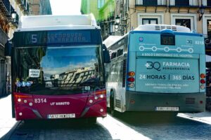 Autobuses en Toledo. Foto: Rebeca Arango.