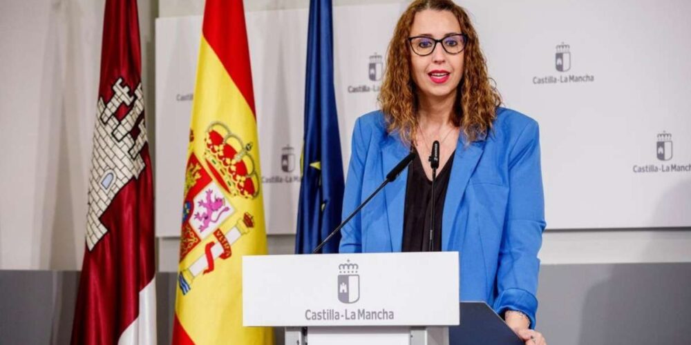 Sara Simón, ahora, pide disculpas por poner en duda la legalidad de la elección de Pedro Sánchez.