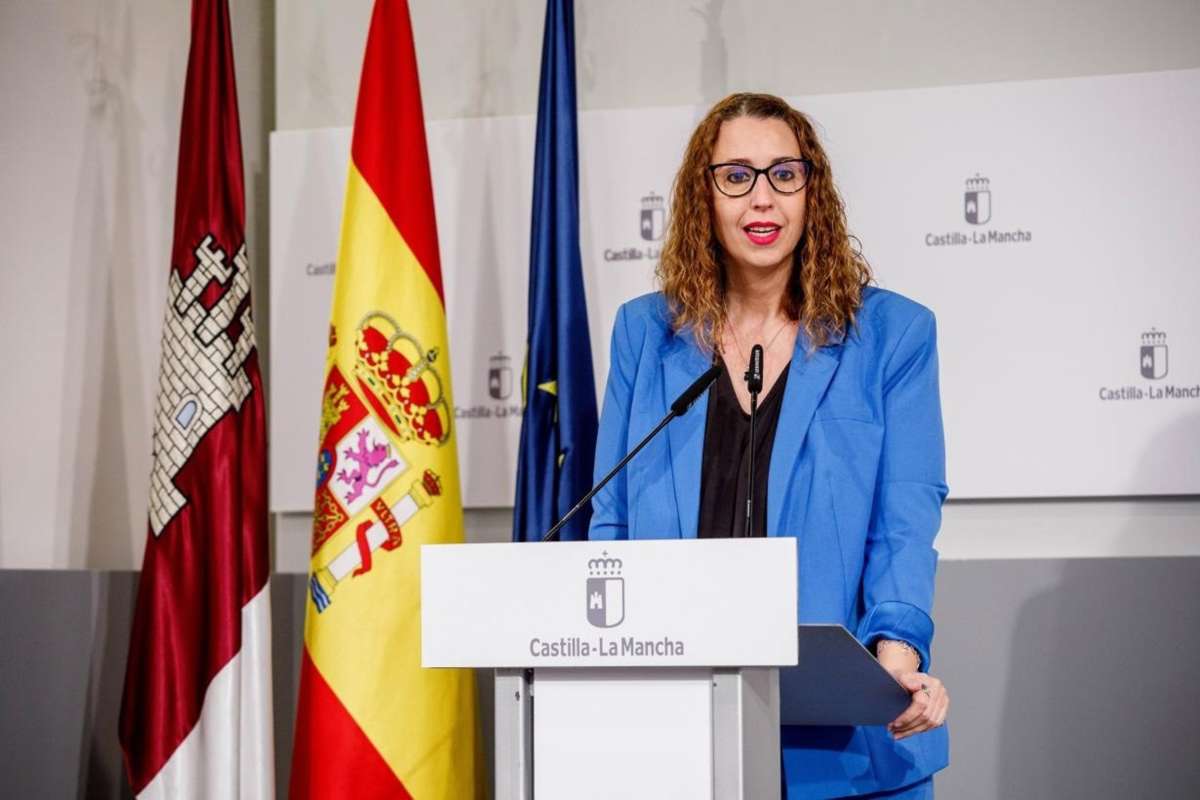 Sara Simón, ahora, pide disculpas por poner en duda la legalidad de la elección de Pedro Sánchez.