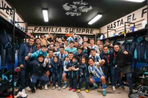 La plantilla del Talavera se mostraba así de eufórica. Foto: CF Talavera.