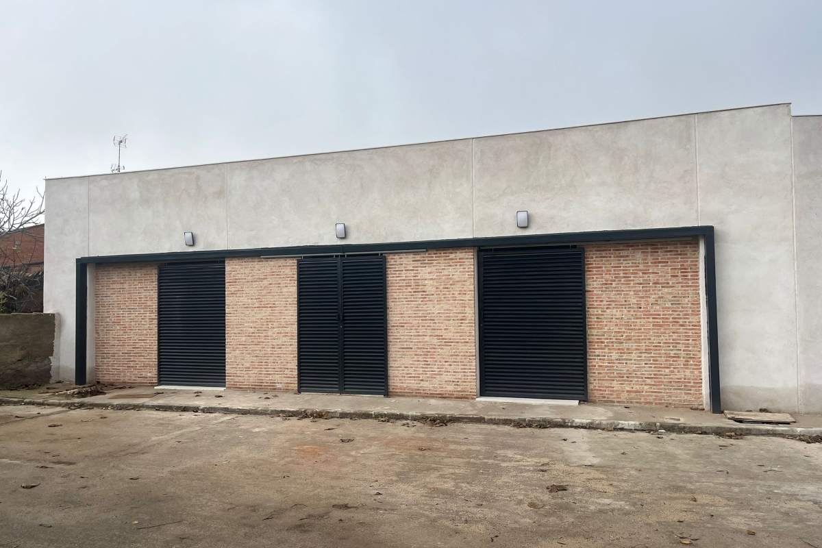 Exterior de la futura tienda en Retamoso de la Jara (Toledo)