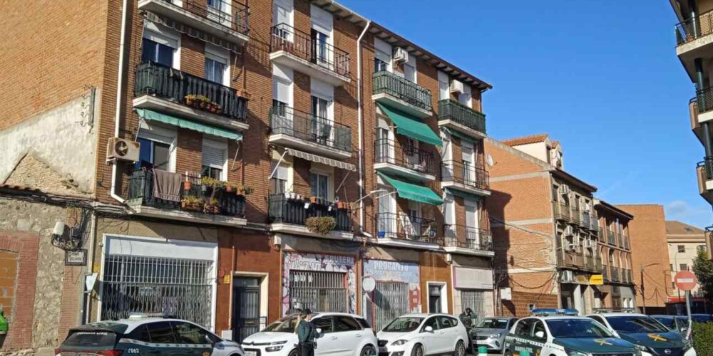 Imagen de la vivienda en la que una mujer de 39 años ha sido asesinada por un hombre de 45 años. EP