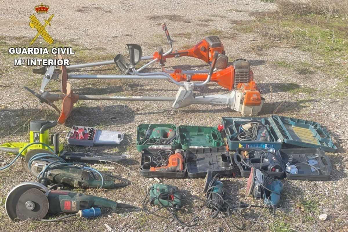 Herramientas recuperadas por el operativo de la Guardia Civil