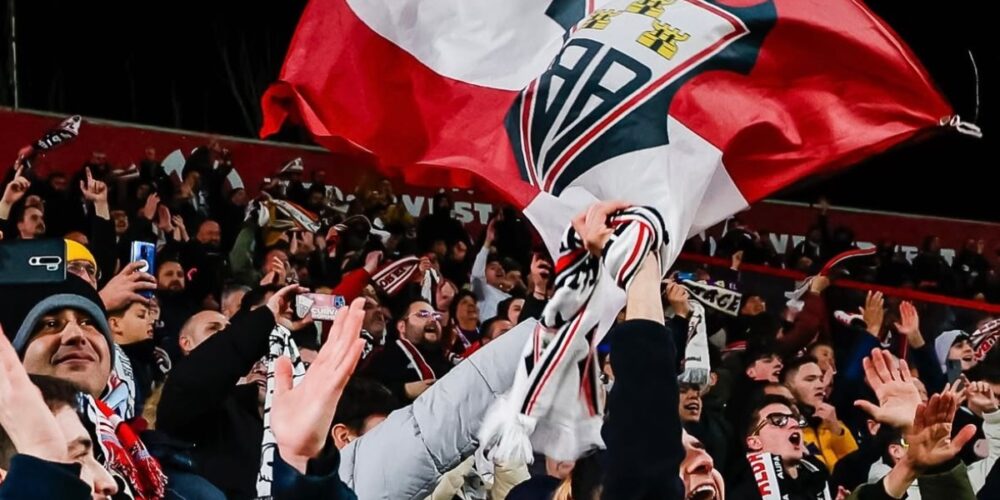 Aficionados del 'Alba' en el Carlos Belmonte. Foto: Albacete BP