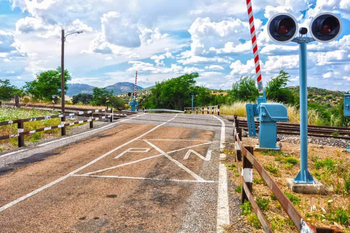 Imagen de archivo de un paso a nivel