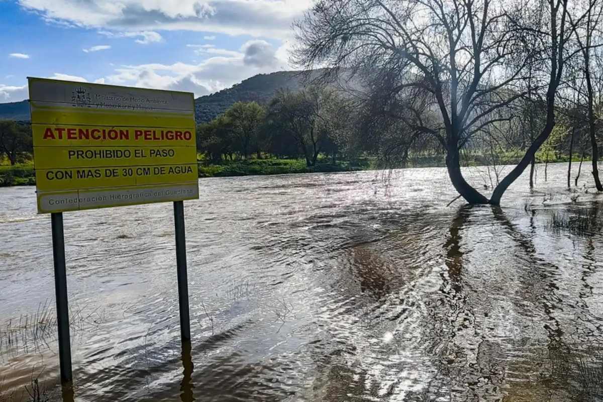 Imagen de archivo del río Guadiana desbordado en 2024