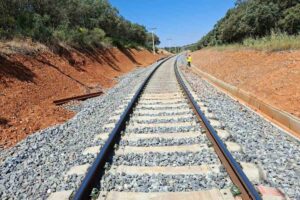 Vía de tren entre Brazatortas y Guadalmez