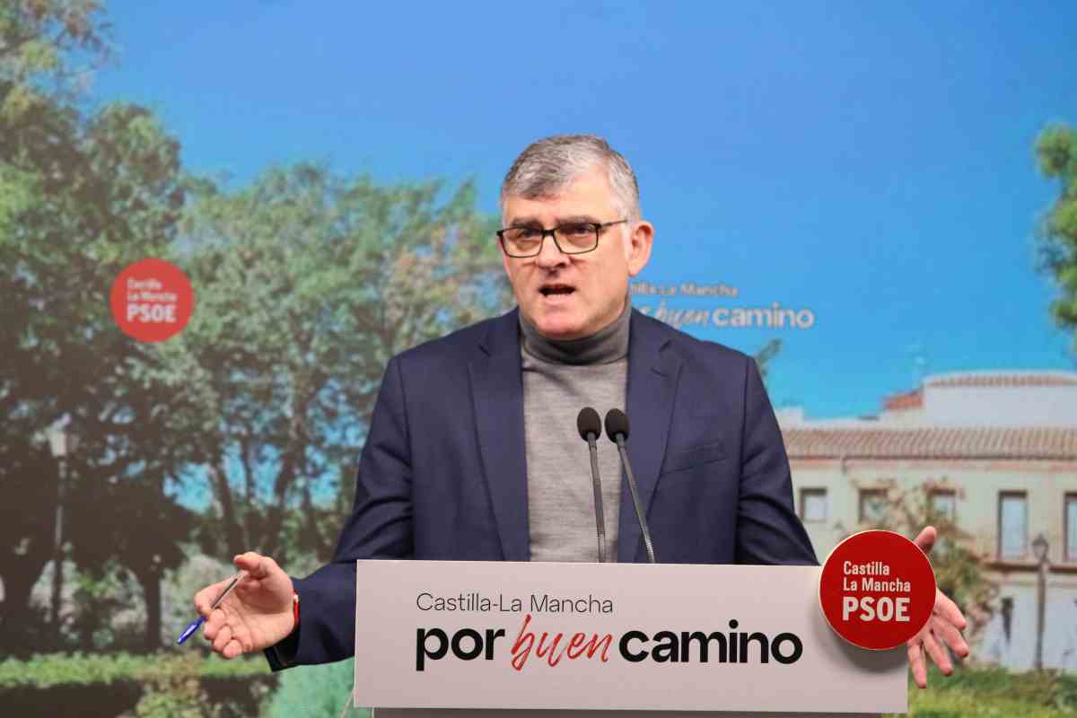 El grupo parlamentario socialista en las Cortes de Castilla-La Mancha, Ángel Tomás Godoy.