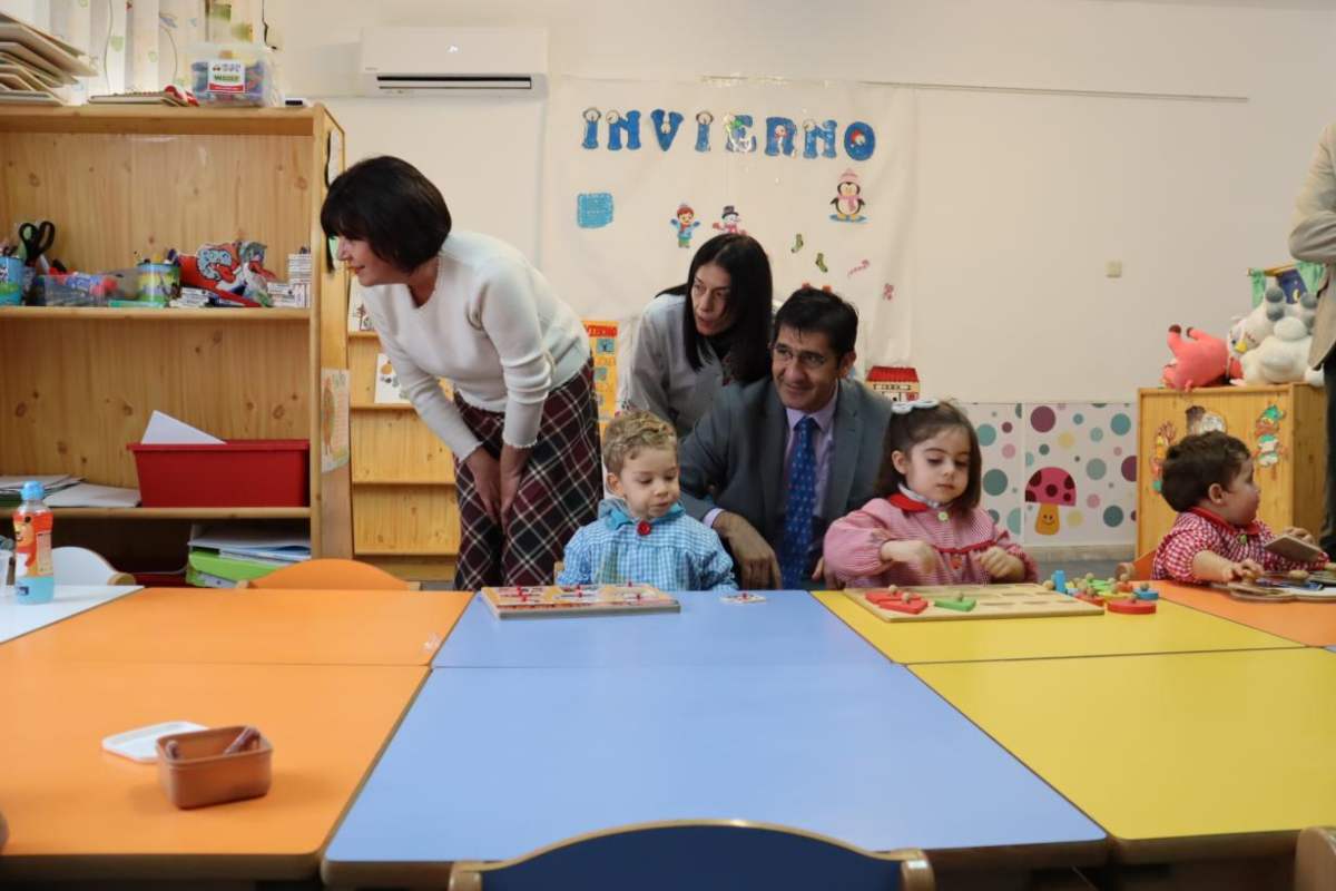 José Manuel Caballero inauguró el centro de mayores de Torre de Juan Abad.