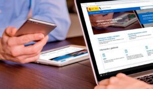 Imagen de archivo de la campaña de la renta.