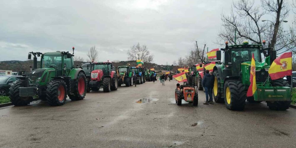 Inicio de la tractorada en el recinto de la Peraleda. Foto: Rebeca Arango.