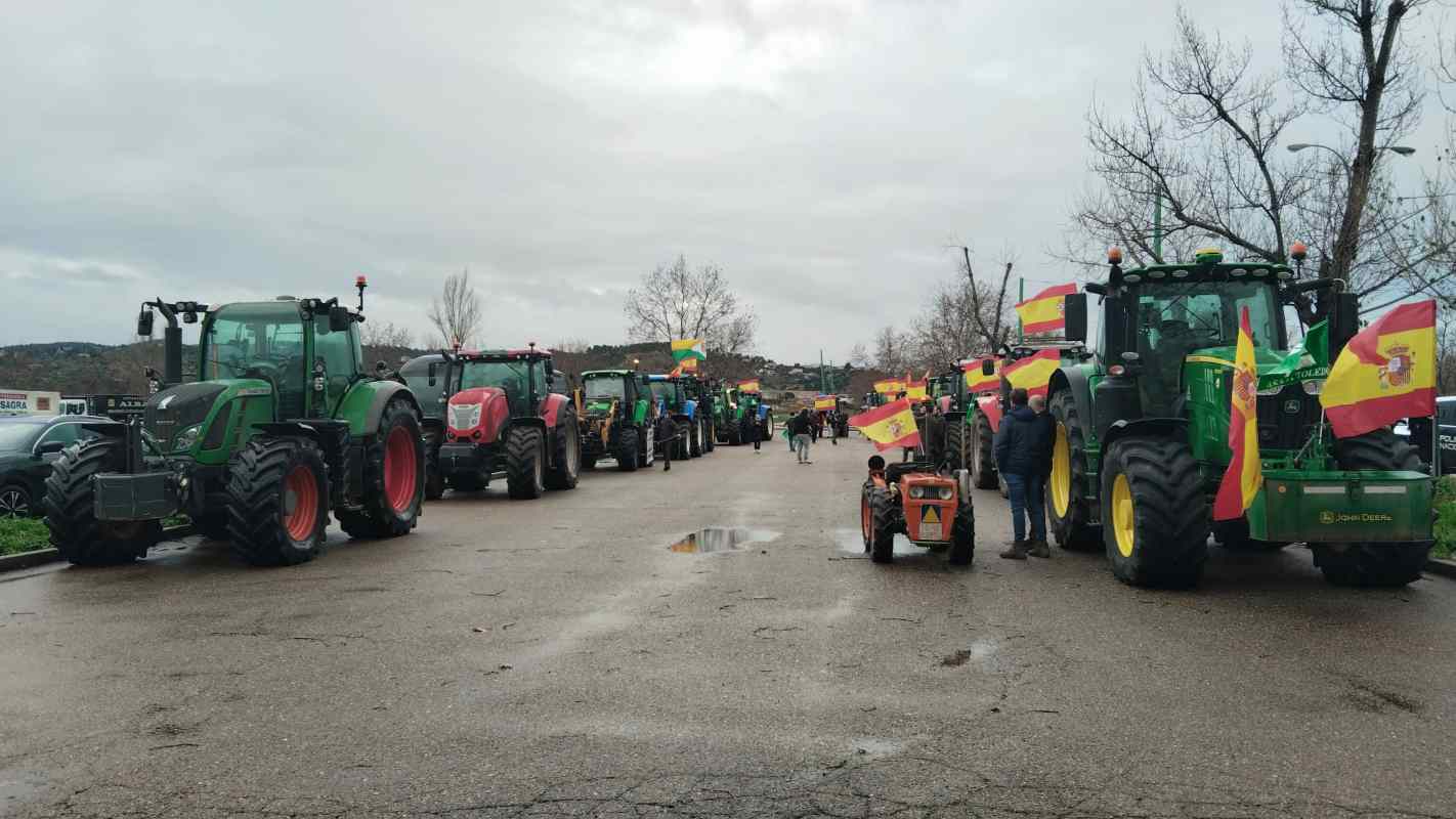 Inicio de la tractorada en el recinto de la Peraleda. Foto: Rebeca Arango.