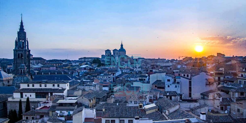Vista del anochecer en el casco de Toledo. Foto: Rebeca Arango.