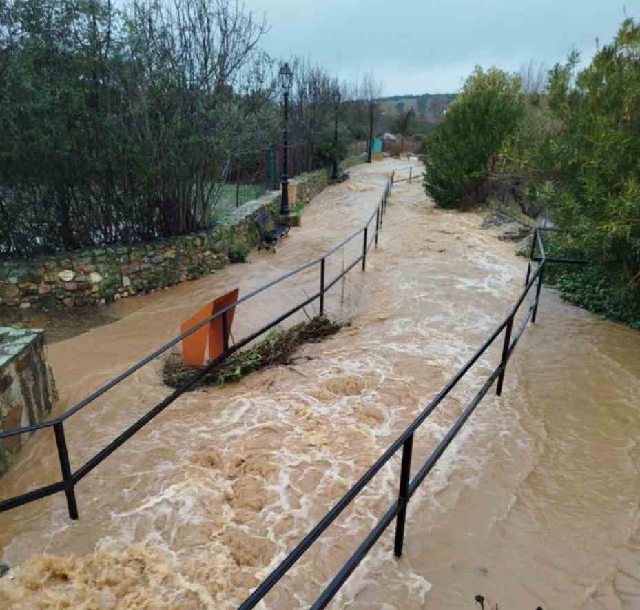 Desbordamiento en Chillón.