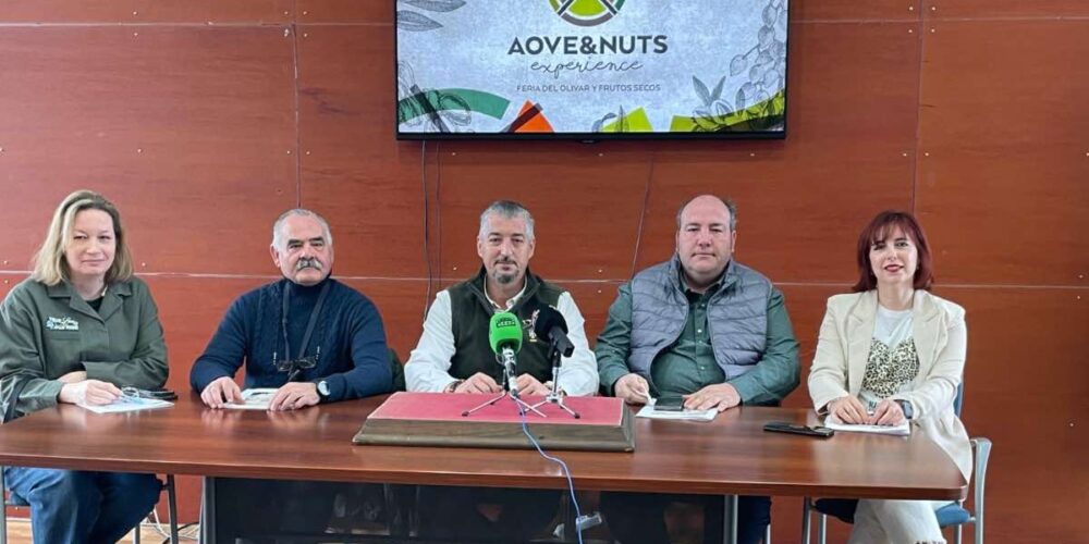 Presentación de la feria del aceite de oliva y las nueces de Talavera