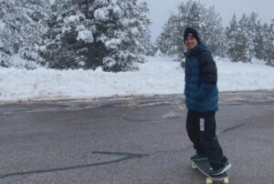 Emilio Redondo, sobre su tabla. Foto: Emilio Redondo.