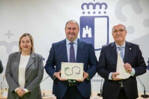 l consejero de Agricultura, Ganadería y Desarrollo Rural, Julián Martínez Lizán