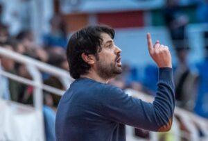 Marlon Velasco ya está considerado uno de los mejores entrenadores del mundo. Foto: Viña Albali Valdepeñas/aurecape.